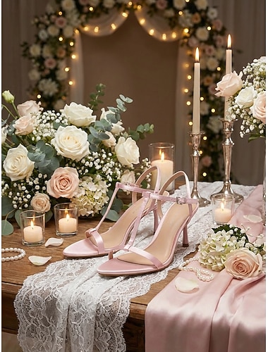  Lichtblauwe damessandalen met T-bandje en hak, elegante satijnen bruidsmeisjesschoenen voor tuinbruiloften.