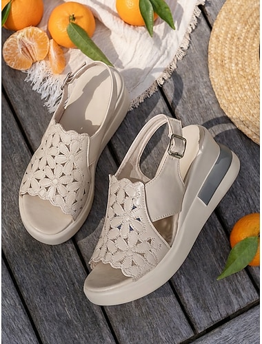  Beige damessandalen met sleehak en bloemenborduursel - stijlvol ontwerp met open neus en verstelbaar bandje, perfect voor casual uitjes, zomerfeestjes en dagelijks gebruik.