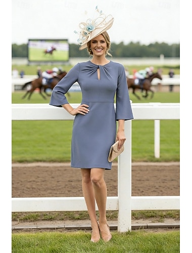  Bainha / Coluna Noite Curto Mini Vestido de Derby Vestidos de cocktail Elegante Vintage Manga 3/4 Gola Redonda Formal Kentucky Derby Tecido Que Estica com Franzido Cor Única