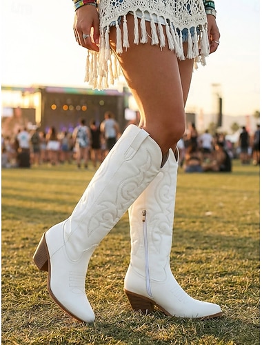  Bottes de cowboy brodées pour femmes, style western classique, parfaites pour les festivals et les événements musicaux
