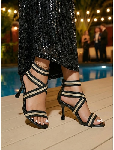  Sandales élégantes à talons hauts croisés, à rayures noires et dorées, pour femmes – des escarpins sophistiqués à brides pour les soirées de villégiature, les cocktails et les fêtes d'été.