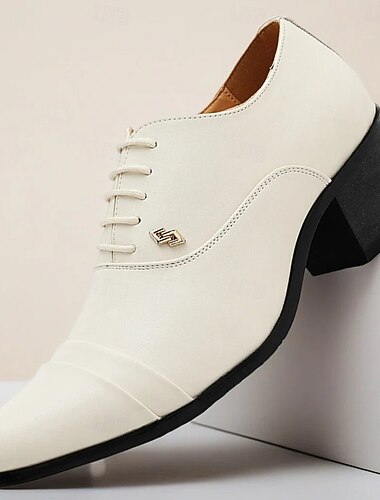  Herresko i hvitt oxfordskinn, elegant snøredesign for bryllup og formelle sammenkomster