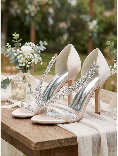  Champagnekleurige satijnen bruidshakken met kristallen voor dames – elegante trouwschoenen voor stadsbruiloften