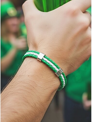  سوار رجالي مضفر من الجلد الصناعي، مناسب ليوم القديس باتريك، سوار معصم منسوج باللونين الأخضر والأبيض مع مشبك معدني، مجوهرات أنيقة على الطراز الأيرلندي للرجال، مثالي لمواكب الأعياد والحفلات والمناسبات الاحتفالية