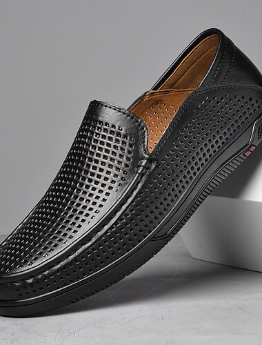  Svarte perforerte slip-on loafers i kunstskinn til menn – lette, pustende sko for både hverdagslige og forretningsmessige anledninger