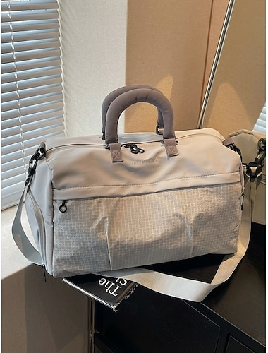  Damesreistas van waterbestendig polyester in meerdere kleuren, grote inhoud, verstelbare schouderband, perfect voor vakantie, dagelijks gebruik en sportactiviteiten.