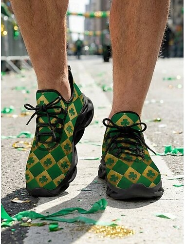  حذاء رياضي رجالي مطبوع عليه نبتة البرسيم بمناسبة عيد القديس باتريك - حذاء رياضي خفيف الوزن بنعل سميك مزود بوسادة هوائية، أخضر &تصميم ذهبي، مثالي للارتداء اليومي &استعراضات