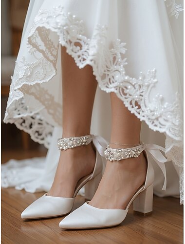  レディース アイボリー サテン ブロックヒール パンプス、パール ボウ アンクル ストラップ エレガントなブライダルシューズ、都会の結婚式に最適