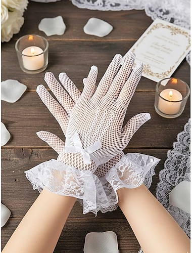  Dameshandschoenen van polyester kant met visnetpatroon, zwart-witte ademende stretch bruidshandschoenen, elegante vintage doorschijnende feesthandschoenen voor bruiloften, gala's, avondevenementen en formele gelegenheden.