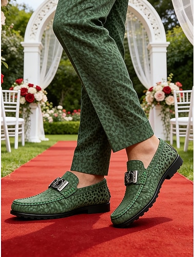  Grønne loafers for menn, elegant slip-on-design med unike detaljer, perfekt for hagebryllup, formelle sammenkomster og spesielle anledninger