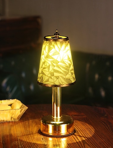  Lampe de table moderne de style nordique, lampe de chevet avec abat-jour en tissu, petite lampe de bureau pour salon ou bureau.