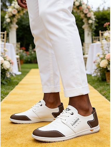 Witte en bruine casual sneakers voor heren, perfect voor een bruiloft – comfortabele tweekleurige schoenen voor feestjes, tuinbruiloften en zomerevenementen.
