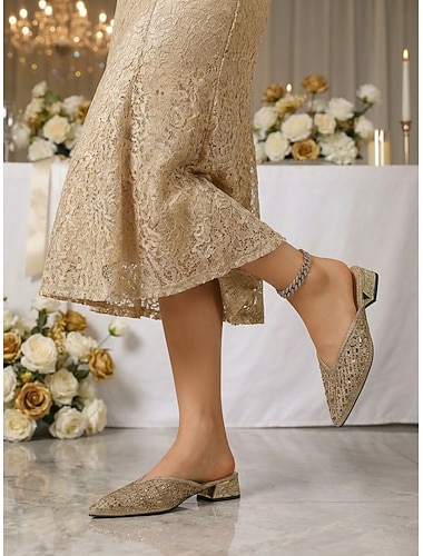  Zilveren muiltjes met lage hak voor dames - elegante schoenen voor de moeder van de bruid bij een bruiloft in de stad.