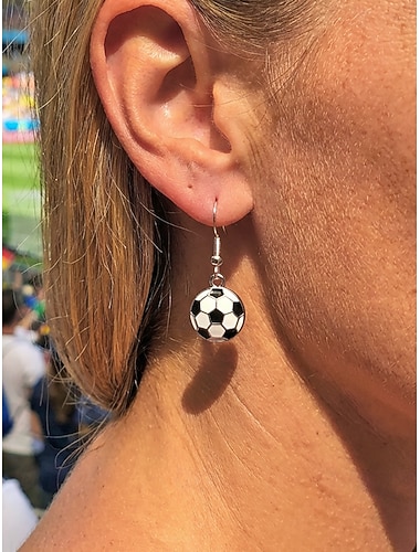  Dames oorbellen met voetbalhanger, gemaakt van legering, sportieve sieraden in verschillende balvormen, perfect voor voetbalwedstrijden, voetbalfans en dagelijks gebruik.