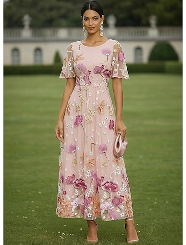  A-vonalú Ruhák Hosszú Koktélruha Esküvői vendég ruha Örömanya ruha Rövid ujjú Terített nyak Elegáns Alkalmi Előírásos Esküvői vendég Kentucky Derby Sifon Tüll val vel Virágos nyomat Hímzés Rátétek