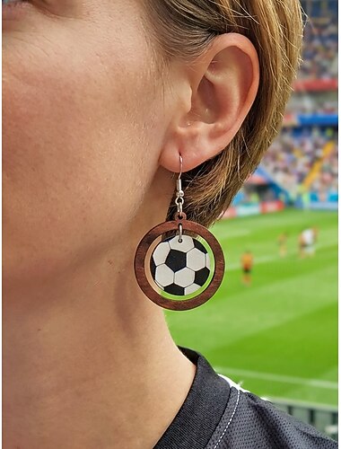  Houten oorbellen voor dames in de vorm van een voetbal, verkrijgbaar in verschillende balvormen. Sportieve sieraden voor voetbalwedstrijden, om je team te steunen en voor dagelijks gebruik.