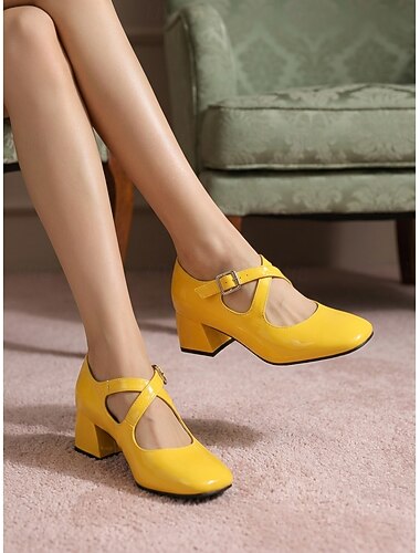  أحذية ماري جين أنيقة للنساء باللون الأحمر اللامع - كعب عريض مريح ذو مقدمة مربعة وأحزمة متقاطعة للكاحل، مناسبة للعمل اليومي والنزهات غير الرسمية. &أسلوب الشارع القديم