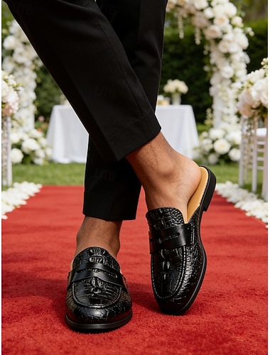  mules noires à enfiler pour homme, style croco, avec pampilles, chaussures habillées classiques sans talon, idéales pour le marié et ses garçons d'honneur, pour un mariage à l'église, une cérémonie dans un jardin ou une réception.
