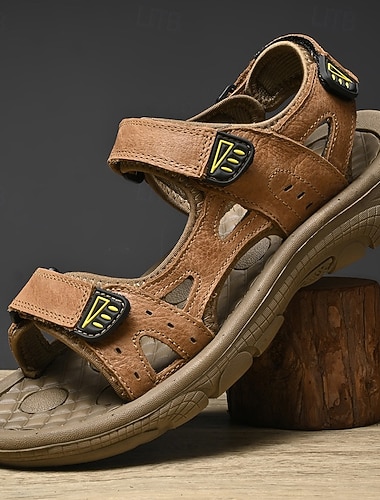  Sandales marron pour homme, style outdoor, réglables par scratch, confortables et à bout ouvert, idéales pour la randonnée, les voyages, les vacances à la plage, le camping, les aventures en plein air et le quotidien estival.