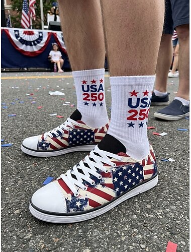  Patriotische Herren-Sneaker – Design mit Sternen- und Streifenmuster der US-Flagge für Paraden, den 4. Juli, die 250-Jahr-Feier der USA und legere Feierlichkeiten