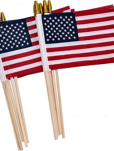  12 db-os kis amerikai zászlók stiftre ragasztva, kis amerikai zászlók/mini amerikai zászlók kültérre, 10x15 cm-es amerikai kézi stift zászlók gyerekbiztos lándzsás tetejjel, hazafias veteránok napi