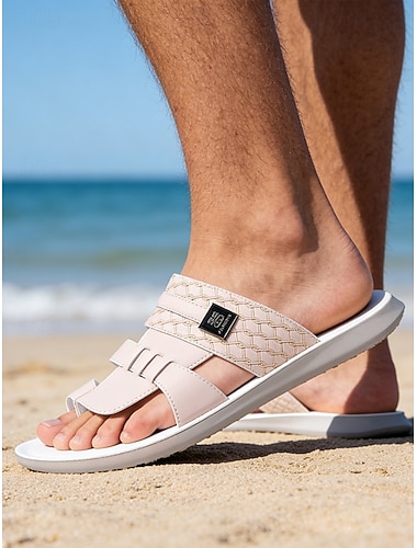  Hvite herresandaler i kunstskinn med stilige stropper – perfekt for avslapning på stranden eller ved bassengkanten