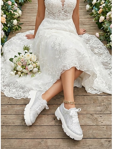  Witte, glinsterende chunky sneakers voor dames - comfortabele trouwschoenen voor tuinbruiden, buitenceremonies en casual gelegenheden. &stijlvolle bruidsschoenen