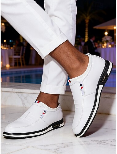  hvite slip-on loafers for menn, lette, pustende og elegante, avslappede sko for kvelder på feriesteder, yachtfester, cruisemiddager, sommerferier og kystferier.