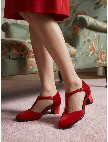  Sapatos Mary Jane femininos vintage dos anos 1950 em veludo vermelho - elegantes sapatos de salto bloco com tira em T e bico redondo, perfeitos para festas retrô e banquetes de fim de ano. &moda