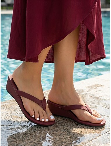  Minimalistische beige teenslippers met sleehak voor dames - comfortabele platform slippers voor luxe hotelverblijven en ontspanning aan het zwembad. &zomervakanties in resorts