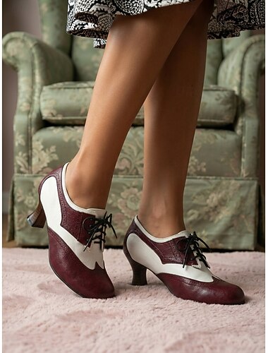  Damesko i svart og hvitt fra 1950-tallet – klassiske tofargede brogues med snøring for retrofester og swingdans &preppy hverdagsklær