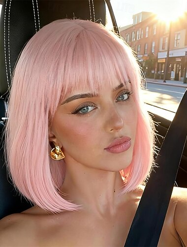  Ljusrosa bobperuker med lugg (kan trimmas) raka korta peruker för kvinnor syntetisk rosa peruk för cosplay-kvinnor
