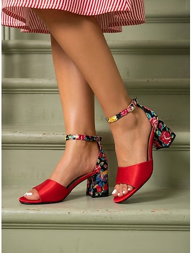  Sandales vintage en satin rouge pour femmes, années 1950 - élégantes chaussures habillées à talon bloc moyen avec bride cheville à imprimé floral, parfaites pour les soirées rockabilly et les bals de