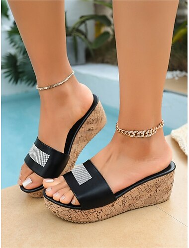  Elegante, svarte kilehæler til dame – komfortable platåsandaler med korkmønster og glitrende strassdekor for luksushotellferier og bassengfester &sommerferieklær