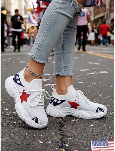  Patriotiske strikkede sneakers til dame – pustende, lette sko med stjernetrykk og snøring, avslappet atletisk stil for uavhengighetsdagen, parader og reiser. &daglig bruk