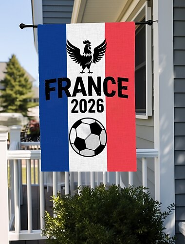  Frankrijk 2026 voetbal tuinvlag, met een driekleurig ontwerp, een haanembleem en een voetbal, perfecte buitendecoratie voor Franse voetbalfans.