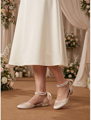  Bruidsschoenen van satijn met lage hak voor dames - elegante champagnekleurige pumps met parelstrik voor oudere bruiden op stadsbruiloften