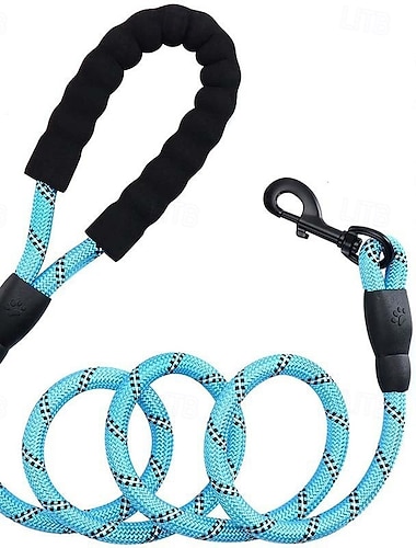  Conjunto de guia para cães com alça acolchoada confortável e fios altamente refletores para cães de porte médio e grande.