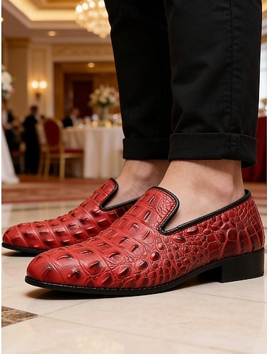  Chaussures pour homme en similicuir rouge imprimé crocodile, à enfiler, élégantes et confortables pour les occasions formelles et décontractées ainsi que les mariages.
