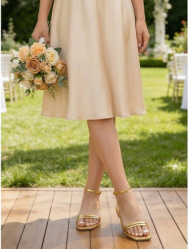  złote płaskie sandały damskie na paskach – wygodne buty dla druhen na wesela w ogrodzie