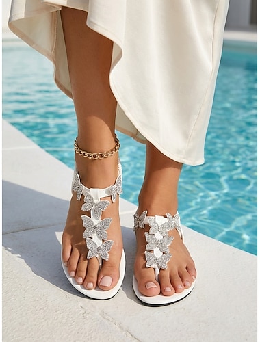  Sandales blanches élégantes pour femmes, ornées de papillons - mules plates d'été scintillantes avec strass et bride élastique confortable à l'arrière, idéales pour les vacances dans les hôtels de luxe, les fêtes au bord de la piscine et les complexes hôt