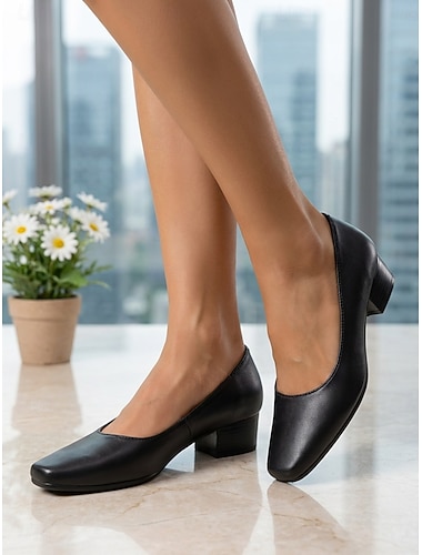  Scarpin feminino clássico em couro preto - sapato social confortável com salto baixo e bico quadrado, ideal para o trabalho no escritório e reuniões profissionais. &roupa de trabalho para usar o dia
