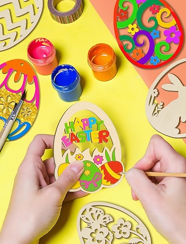  Kit com 30 peças de enfeites de Páscoa de madeira para crianças, incluindo ovos, coelhos e flores em madeira inacabada, além de 12 marcadores. Ideal para atividades em sala de aula, lembrancinhas de festa e para colocar em cestas de Páscoa.