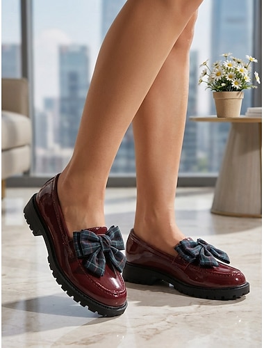  Damen Burgunder Lack Kunstleder Loafers - Klassische Rundzehen Slip-On Schuhe mit Karobogen-Detail  Profilsohle für Büroarbeit Business Casual  tägliche berufliche Outfits