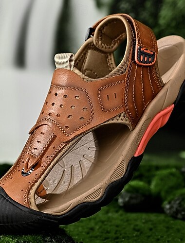  Bruine visserssandalen voor heren, gesloten teensandalen voor buiten, ademende, comfortabele schoenen met uitsparingen voor reizen, wandelen, zomervakantie, buitenactiviteiten en dagelijks casual gebruik.