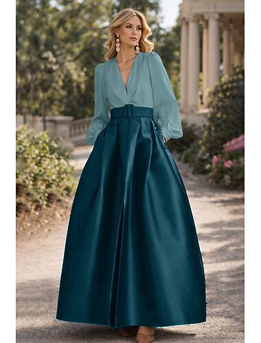  A-linje Golvlång Kvälls klänningar Hög split Moder Till Bruden Långärmad V-hals Formell Bröllopsgäst Bälte / skärp Satäng med Plisserat Slits