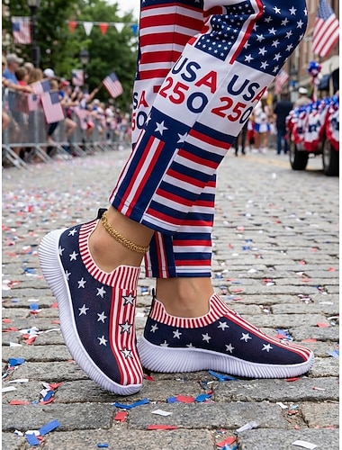  Røde blå strikkede joggesko med amerikansk flagg til dame, lette, pustende og slip-on-sko til 4. juli, patriotiske begivenheter og USAs 250-årsjubileum. &hverdagsbruk