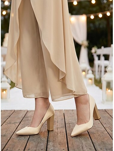  Damespumps met blokhak in marineblauw, elegante schoenen voor de moeder van de bruid bij een stadsbruiloft, comfortabele pumps met spitse neus en middelhoge hak voor formele gelegenheden.