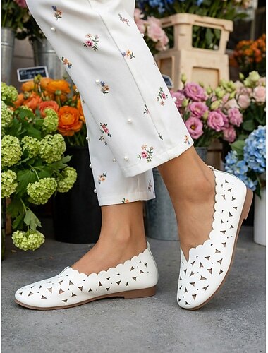  Witte instapschoenen voor dames met uitgesneden details - ademend, lasergesneden ontwerp, lichtgewicht, comfortabele casual schoenen voor dagelijks gebruik, wandelen, reizen, tuinieren en zomerse uitstapjes.