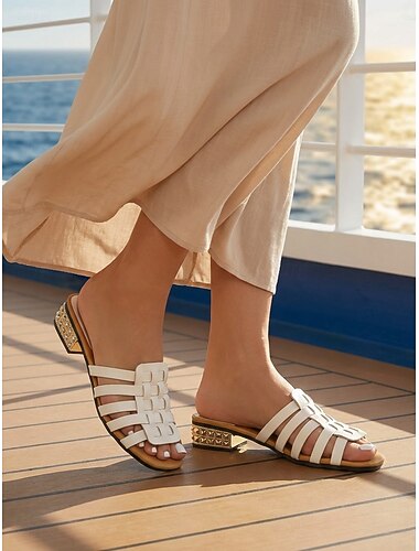  vita vävda sandaler för kvinnor - eleganta mules med låg blockklack och guldfärgade detaljer för kryssningssemestrar och middagar på däck &lyxiga sommarresor